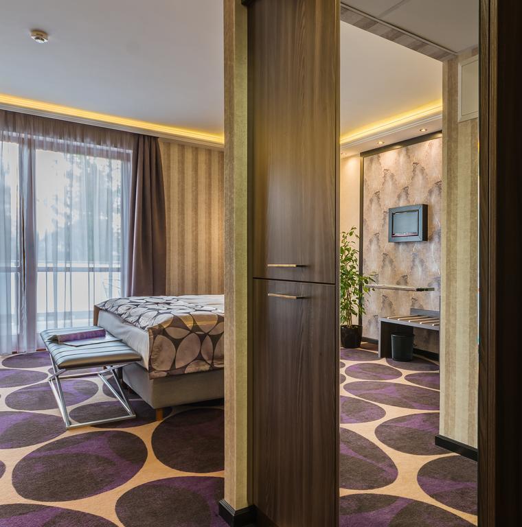 Nyíregyháza Victoria Garden Hotel Es Etterem מראה חיצוני תמונה