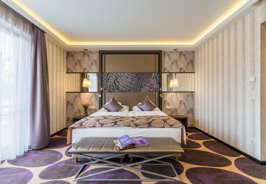 Nyíregyháza Victoria Garden Hotel Es Etterem מראה חיצוני תמונה