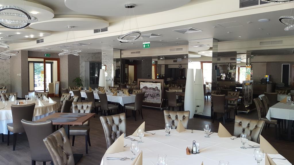 Nyíregyháza Victoria Garden Hotel Es Etterem מראה חיצוני תמונה