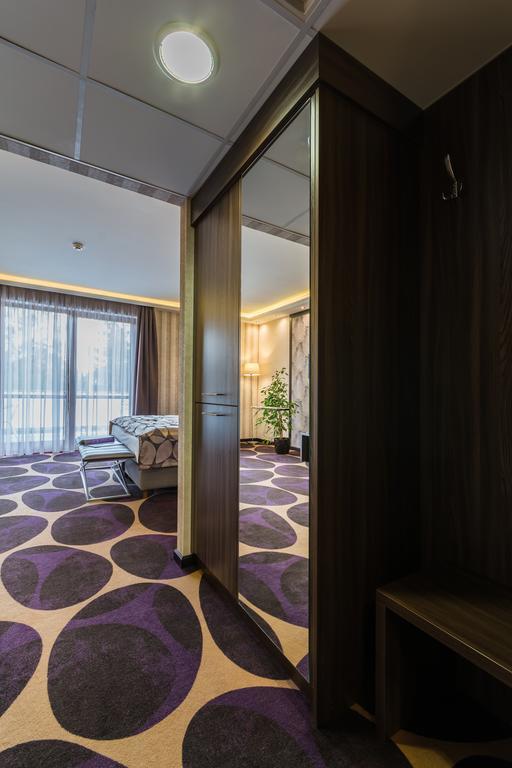 Nyíregyháza Victoria Garden Hotel Es Etterem מראה חיצוני תמונה