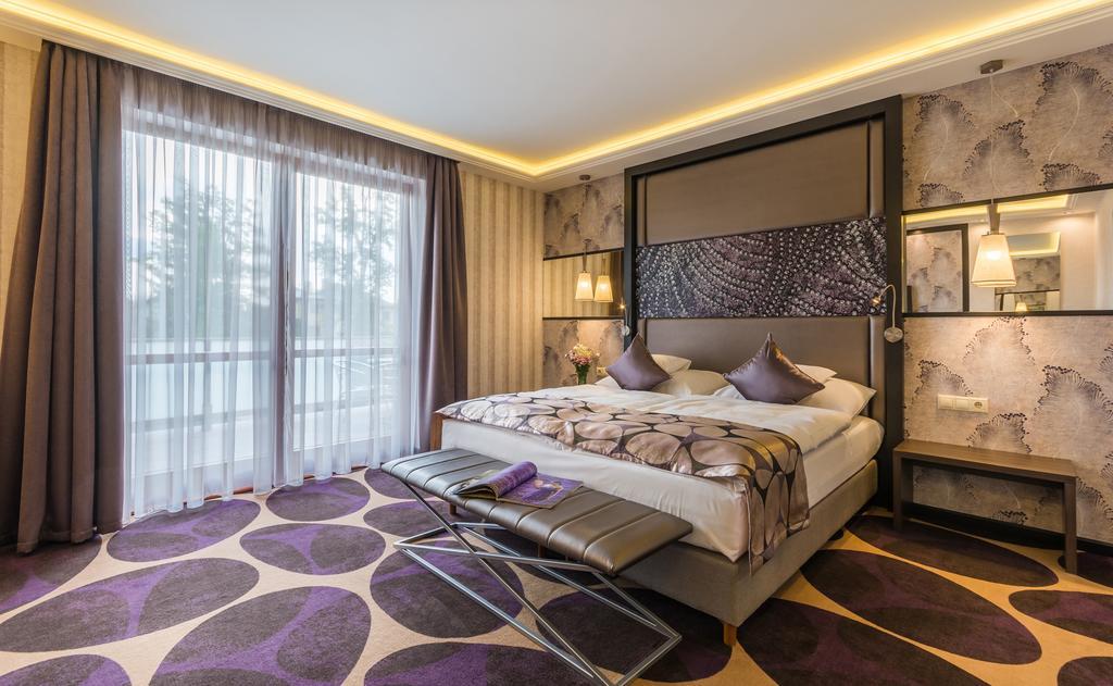 Nyíregyháza Victoria Garden Hotel Es Etterem מראה חיצוני תמונה